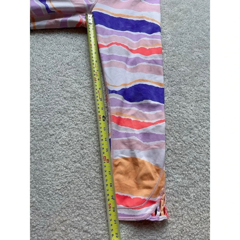 Lululemon True Self Crop Womens Leggings Size 6 Bleacher Stripe White Iris